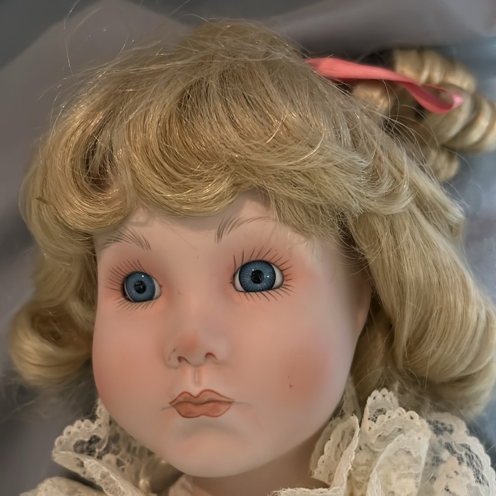 Beautiful Doll - Picture 2 of 10
